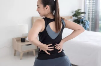 Einfache Strecken, um Rückenschmerzen zu lindern